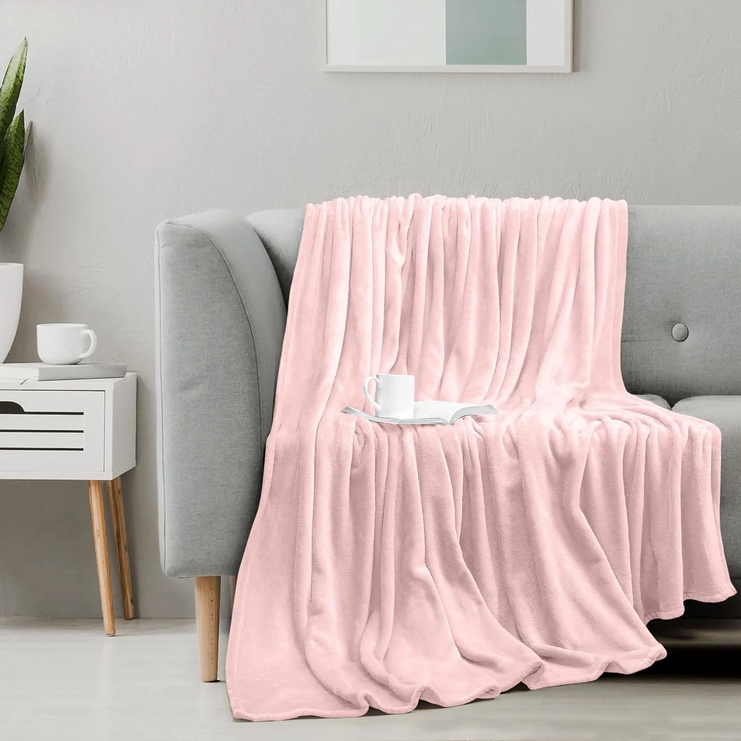 Utopia Bedding Pink Fleece Blanket Throw Size Lightweight Fuzzy Soft Anti-Static Microfiber Bed Blanket (60x50 Inch)