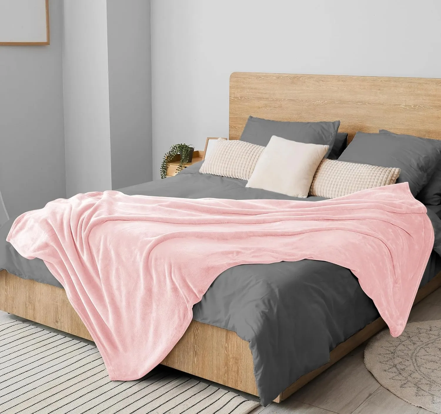 Utopia Bedding Pink Fleece Blanket Throw Size Lightweight Fuzzy Soft Anti-Static Microfiber Bed Blanket (60x50 Inch)